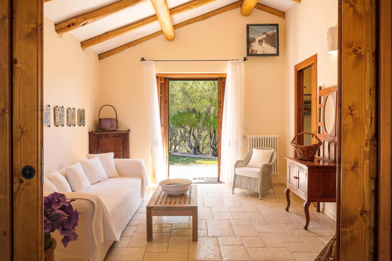 Albero Capovolto Bed & Breakfast Golfo Aranci Ngoại thất bức ảnh